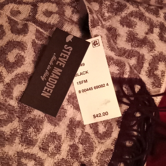 STEVE MADDEN LEOPARD PRINT SCARF - Picture 3 of 5